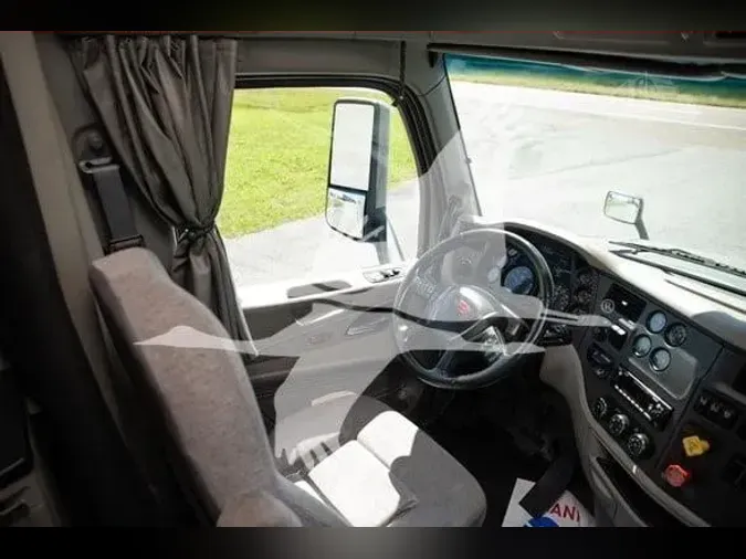 2021 PETERBILT 579