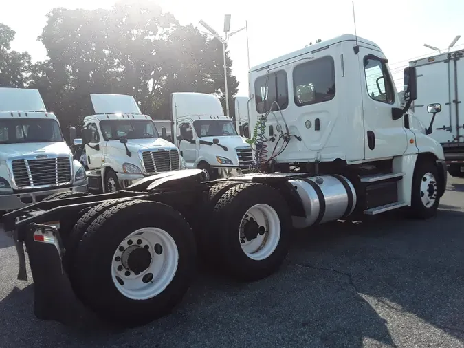 2018 FREIGHTLINER/MERCEDES CASCADIA 125