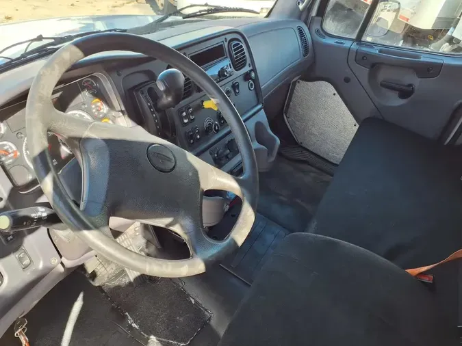 2019 FREIGHTLINER/MERCEDES M2 106