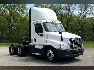 2017 Freightliner Corp. CASCADIA