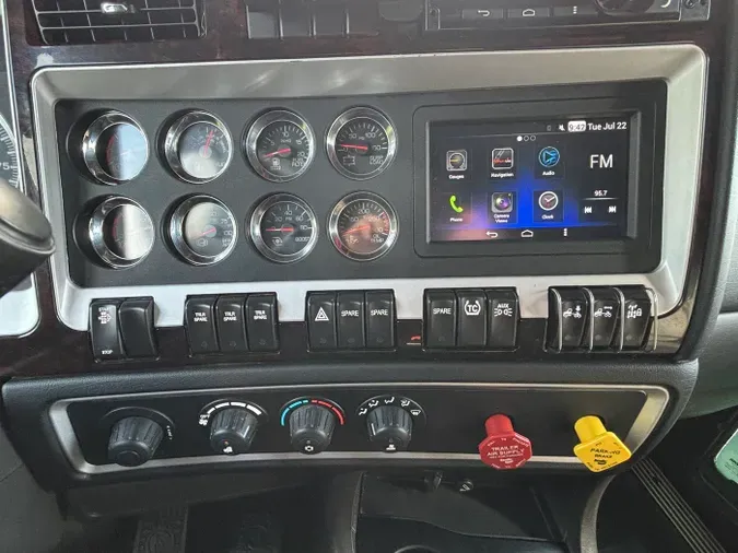 2021 Kenworth W900L