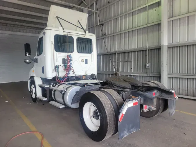 2016 FREIGHTLINER/MERCEDES CASCADIA 113