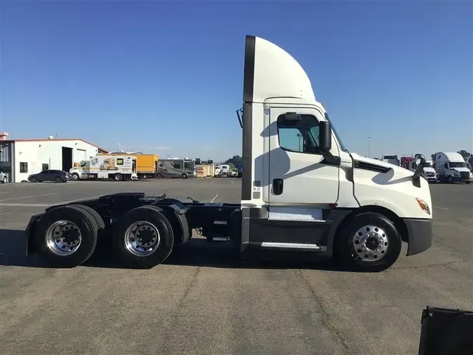 2020 FREIGHTLINER CA126