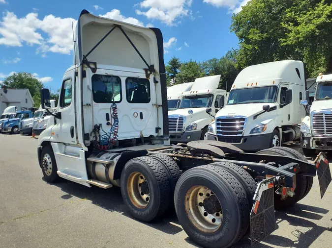 2019 FREIGHTLINER/MERCEDES CASCADIA 125