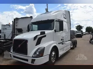 2016 VOLVO VNL64T670