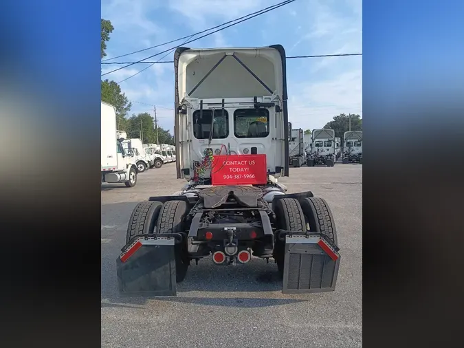 2017 FREIGHTLINER CASCADIA 113