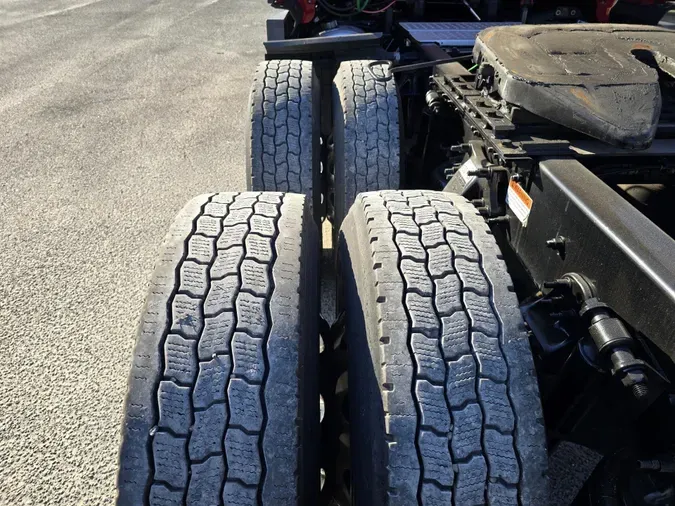 2022 Freightliner Cascadia83f3b091a7e97b9964d167e575873943