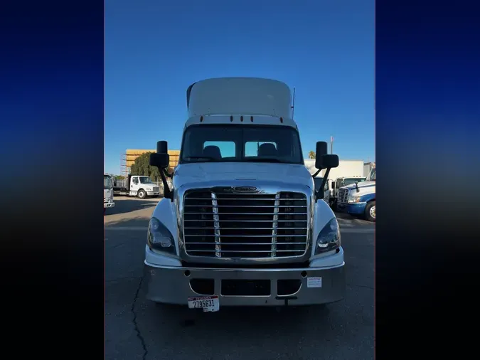 2019 FREIGHTLINER CASCADIA 125