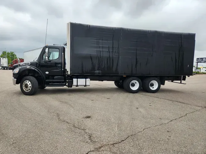 2016 FREIGHTLINER M2106