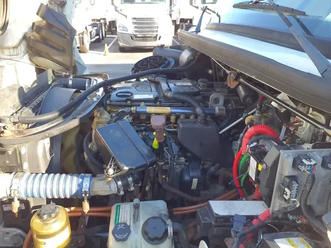 2018 FREIGHTLINER M2 106