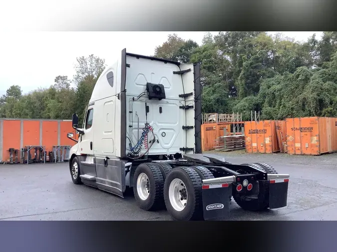 2022 Freightliner Cascadia 126