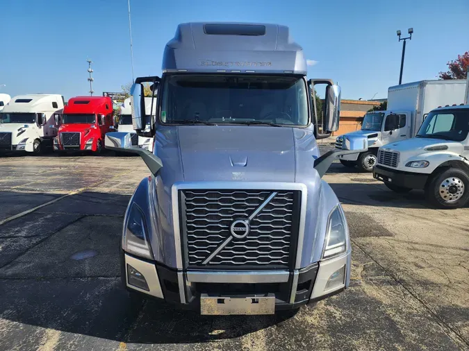 2022 VOLVO VNL64T760