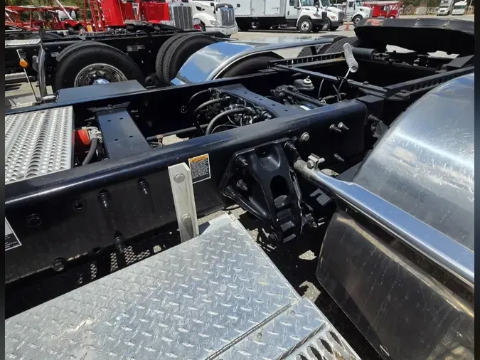 2023 Peterbilt 389