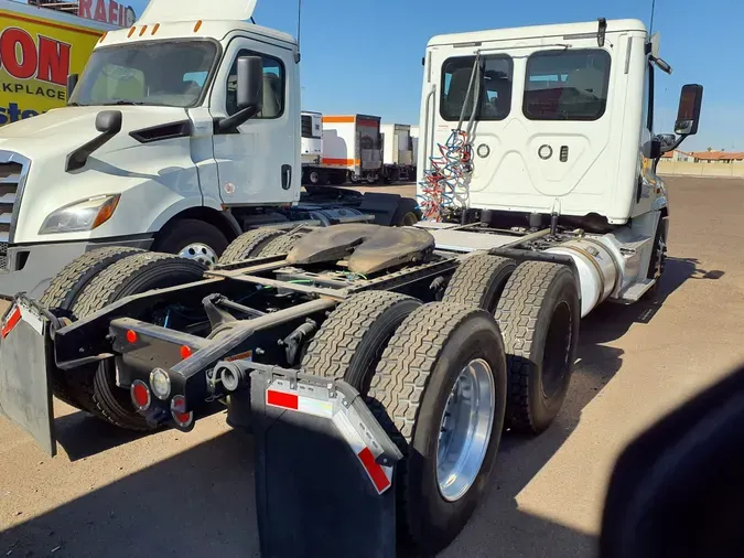 2018 FREIGHTLINER/MERCEDES CASCADIA 125