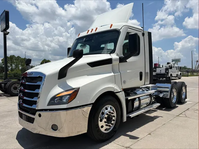 2022 Freightliner Cascadia 126