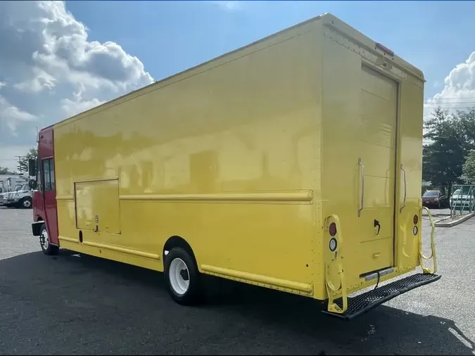 2017 FRTLR CUSTOM CHASSIS CORP MT55