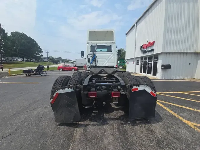 2020 NAVISTAR INTERNATIONAL LT625 DAYCAB T/A