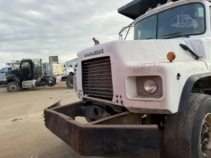 1997 MACK DM688S840c090c2fbb45cb288a9b5c78fd53a9