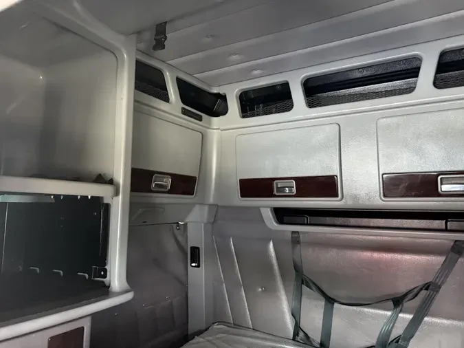 2022 Peterbilt 389
