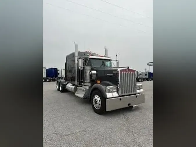 2021 KENWORTH W900