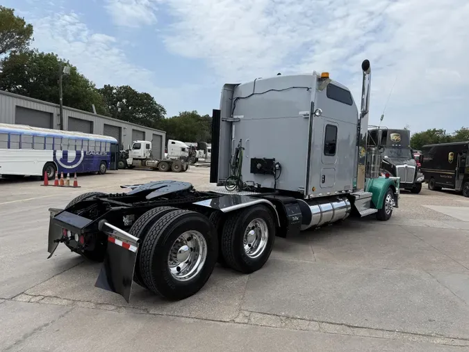 2020 Kenworth W900