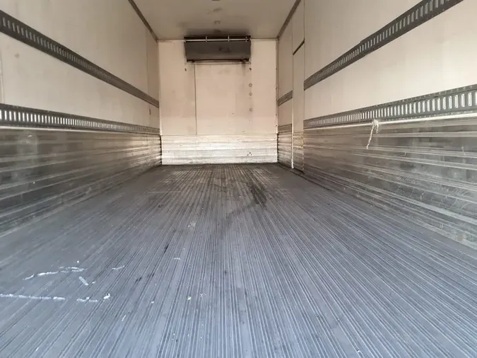 2016 FREIGHTLINER/MERCEDES M2 106