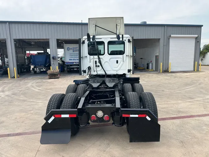 2018 FREIGHTLINER CASCADIA 126