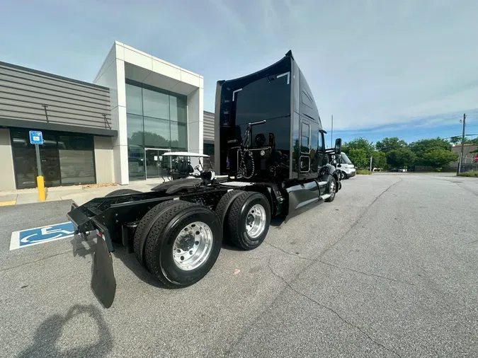 2022 Kenworth T680