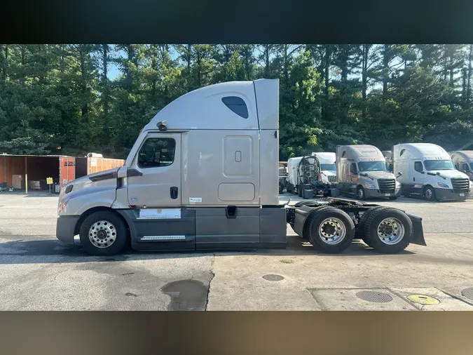 2022 Freightliner Cascadia 126