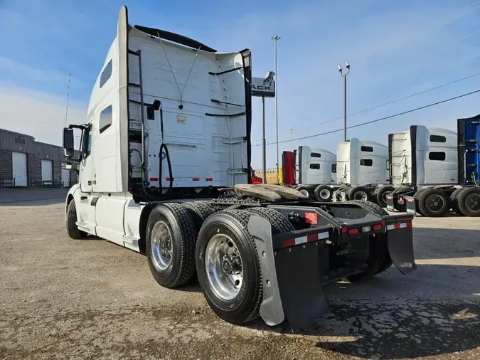 2020 VOLVO VNL64T760