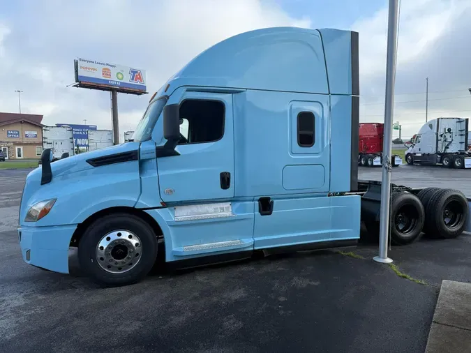 2023 FREIGHTLINER CASCADIA 126