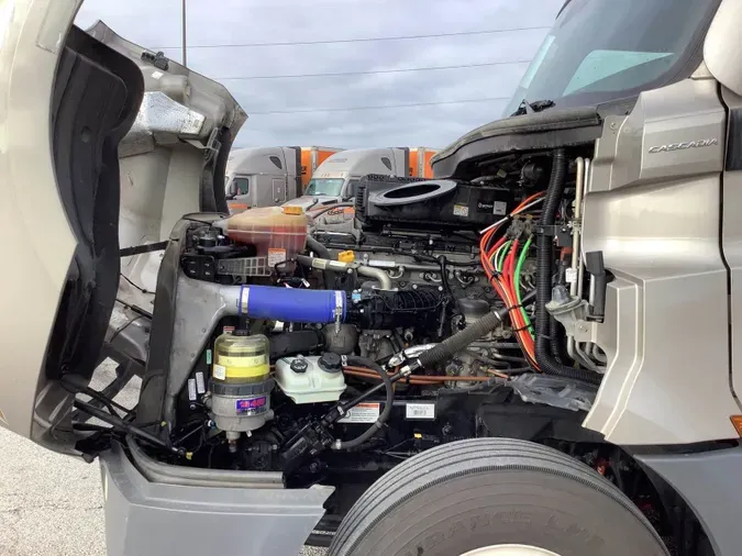 2023 Freightliner Cascadia 126