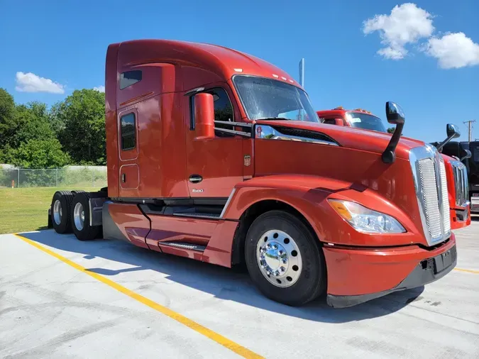 2023 Kenworth T680