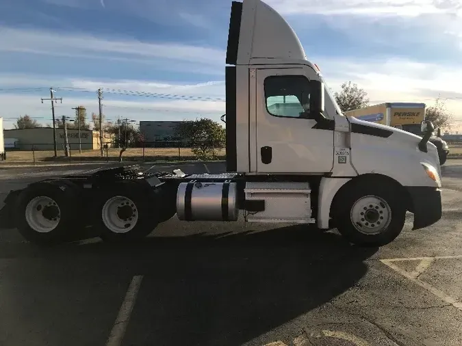 2020 Freightliner T12664ST