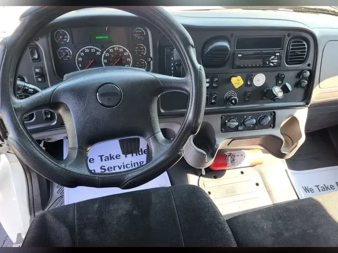 2018 FREIGHTLINER M2 106