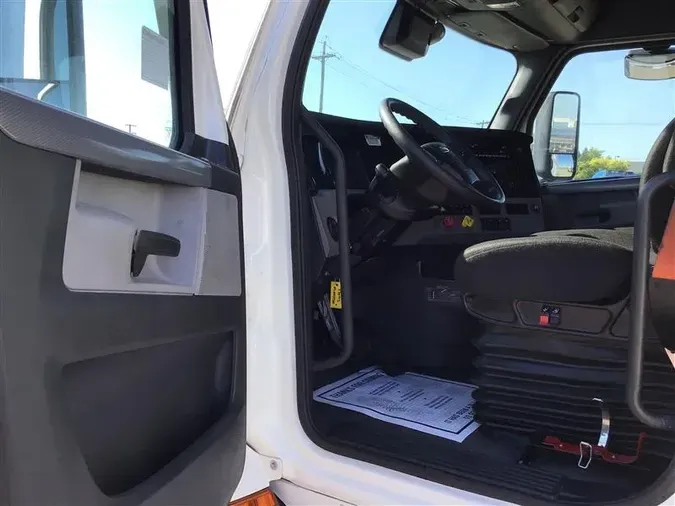 2022 FREIGHTLINER CA116