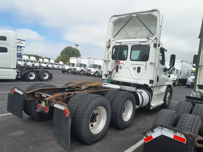 2017 FREIGHTLINER/MERCEDES CASCADIA 125