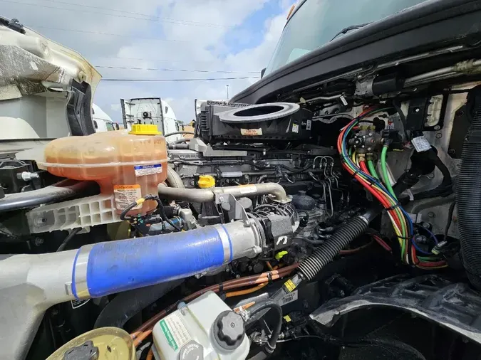 2021 FREIGHTLINER CASCADIA CA126