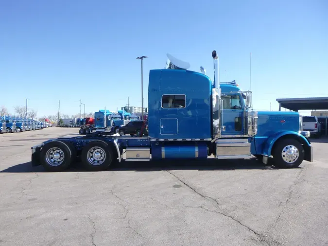 2020 Peterbilt 389