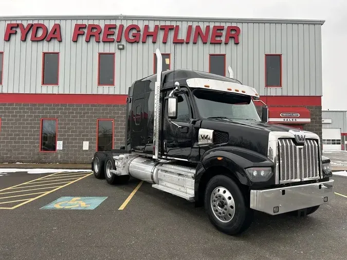 2024 Western Star 49X 72" Mid Roof