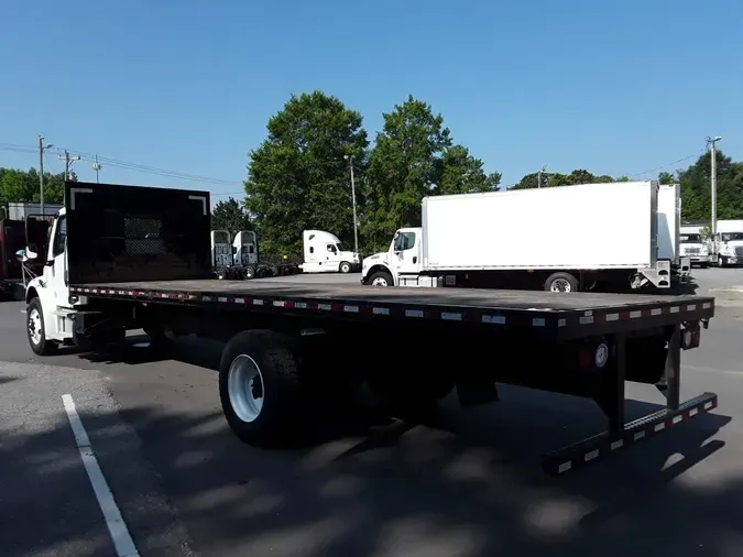 2018 FREIGHTLINER M2 106
