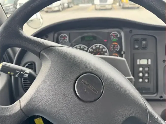 2021 FREIGHTLINER/MERCEDES M2 106
