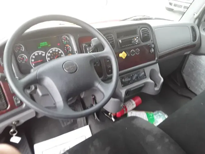 2018 FREIGHTLINER M2 106