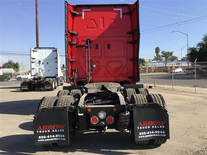 2021 FREIGHTLINER CASCADEVO1