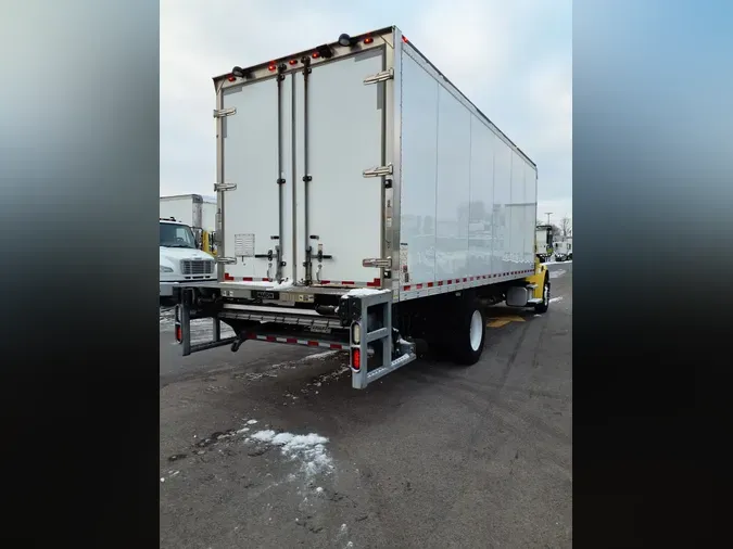 2016 FREIGHTLINER/MERCEDES M2 106