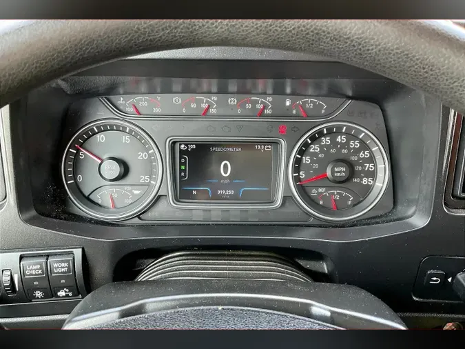 2022 INT LT625 6x4