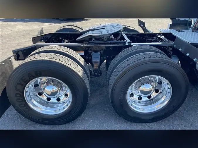 2020 FREIGHTLINER CA126