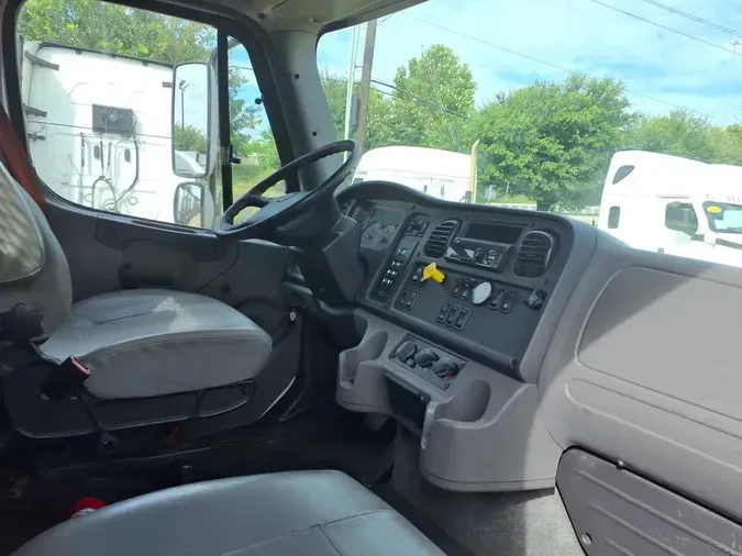 2019 FREIGHTLINER/MERCEDES M2 106