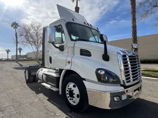 2017 FREIGHTLINER/MERCEDES CASCADIA 113