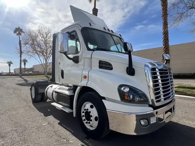 2017 FREIGHTLINER/MERCEDES CASCADIA 113843f2a282c36e16b067b7845c021e244